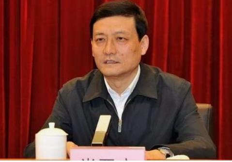 工业和信息化部原党组书记、部长肖亚庆受到开除党籍、政务撤职处分